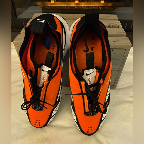 NWT Nike AirMaxGo-MensSz-11.5 /WomenSz-13- Orange,Black,White Gym/Athletic Shoes - Picture 2 of 16